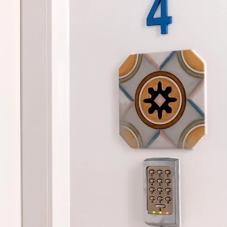 House 4*