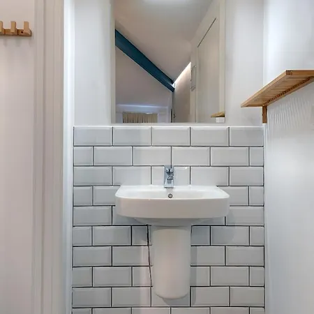 House 4*