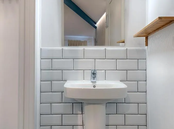 House 4*
